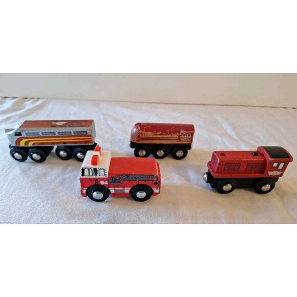 15 Pc Maxim Circo + Wooden Train 2010 Track Wood Lot Engines Cars Fire Trucks - Picture 6 of 7
